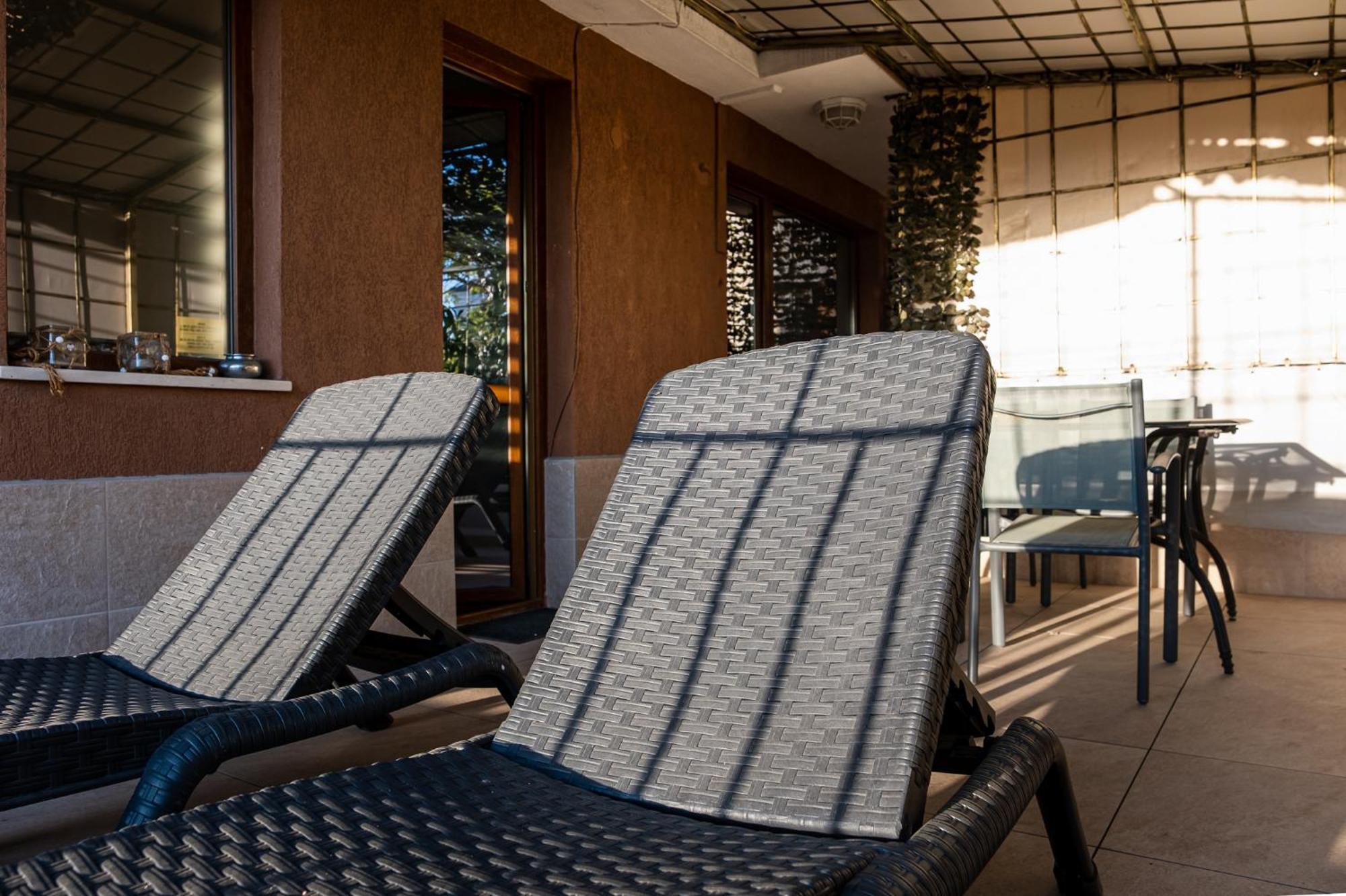 Roman Thermae 2Bdrm Sunny Apartment Βάρνα Εξωτερικό φωτογραφία